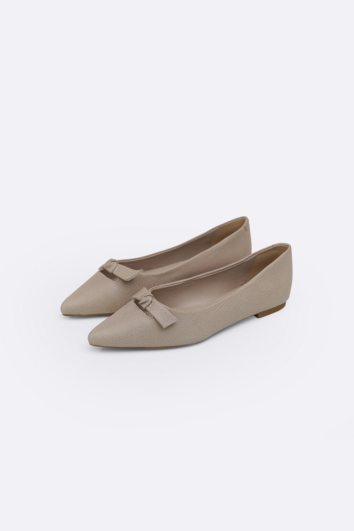 TAUPE TEXTURED LEATHER PUMPS