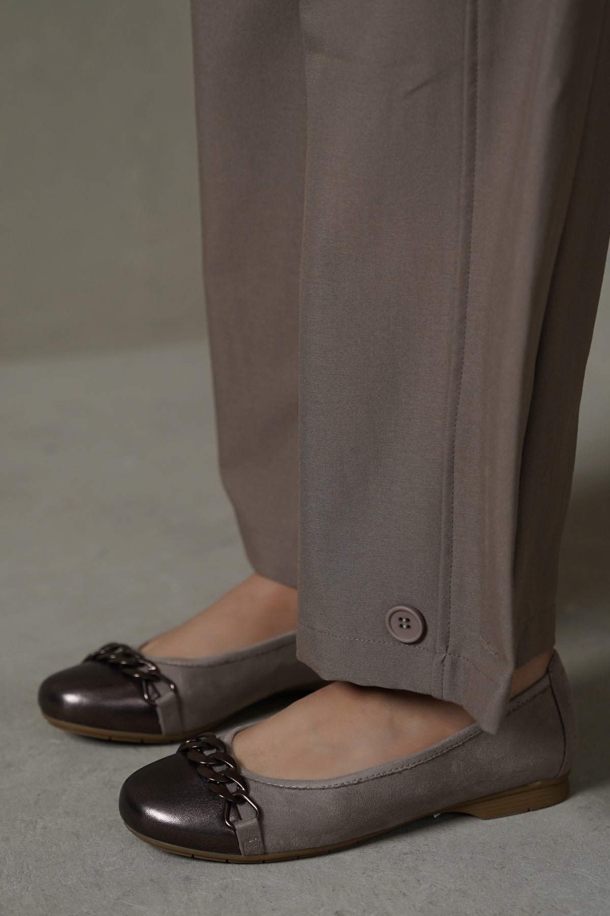 TAUPE TOE-CAP MAMA PUMPS