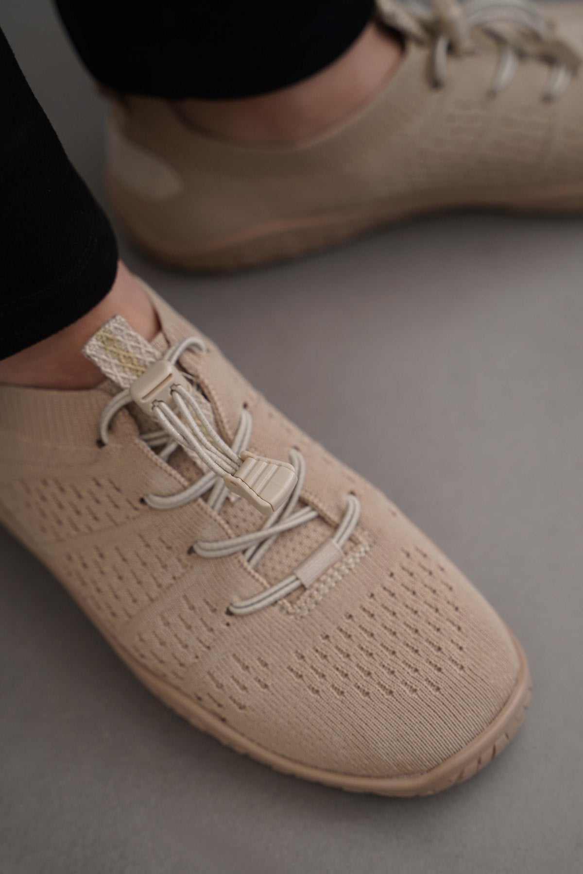 BEIGE CITY WALKING SNEAKERS