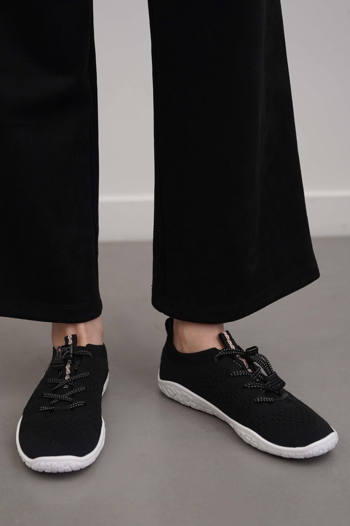 BLACK CITY WALKING SNEAKERS