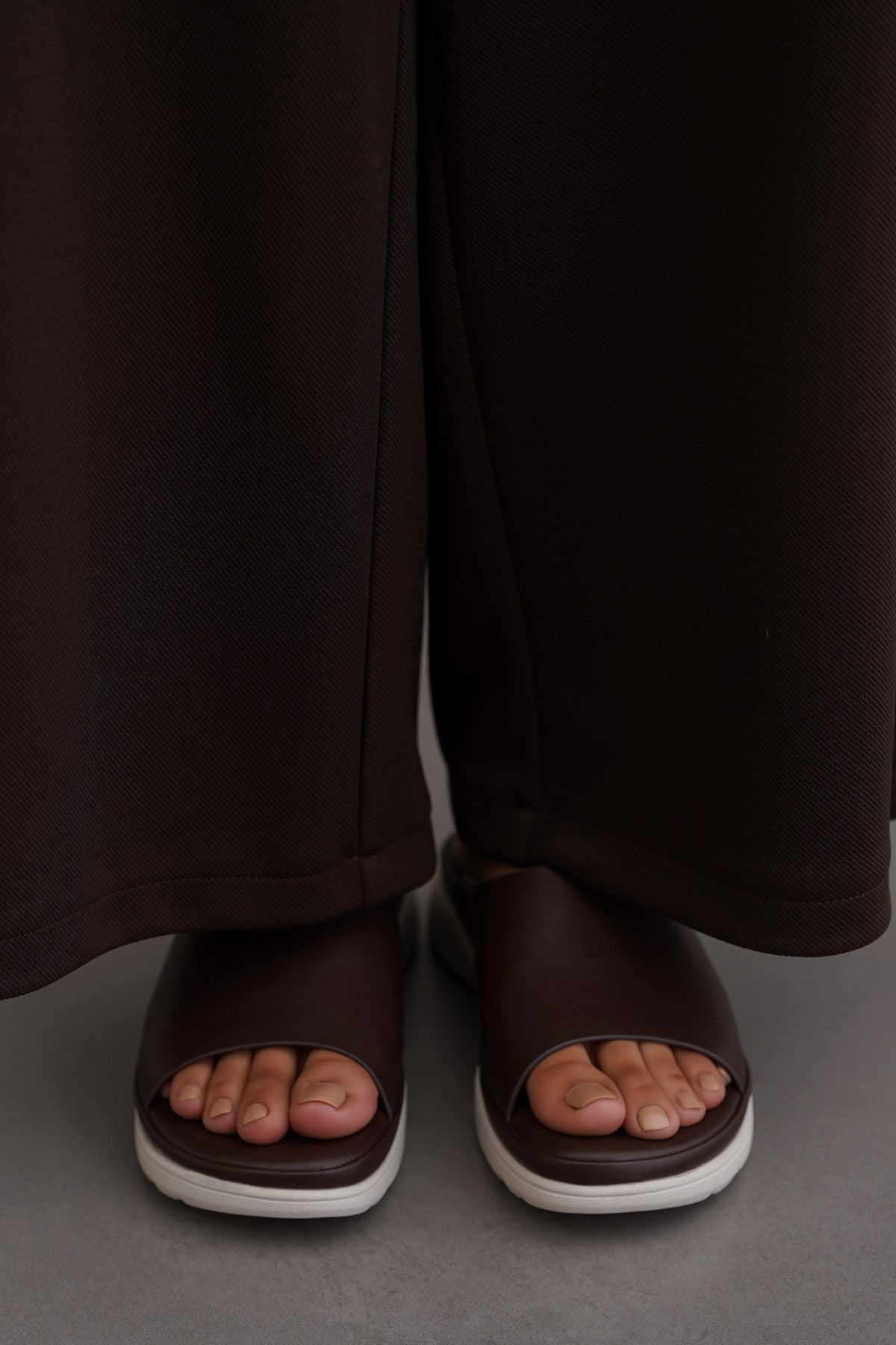 BURGUNDY RETREAT MAMA SLIDES