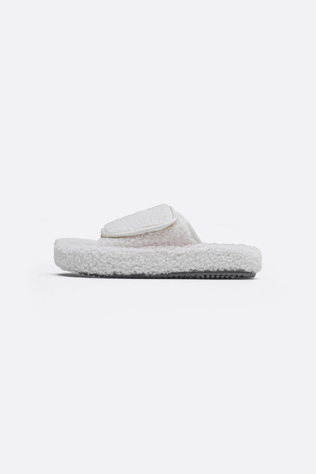 CREAM TEDDY FUR SLIDES