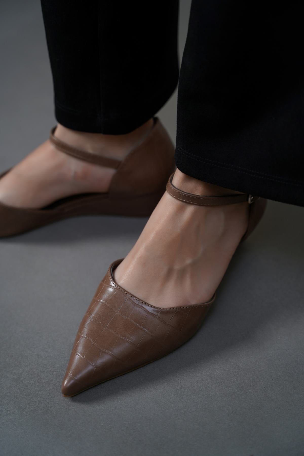 BEIGE VIENNA WEDGE