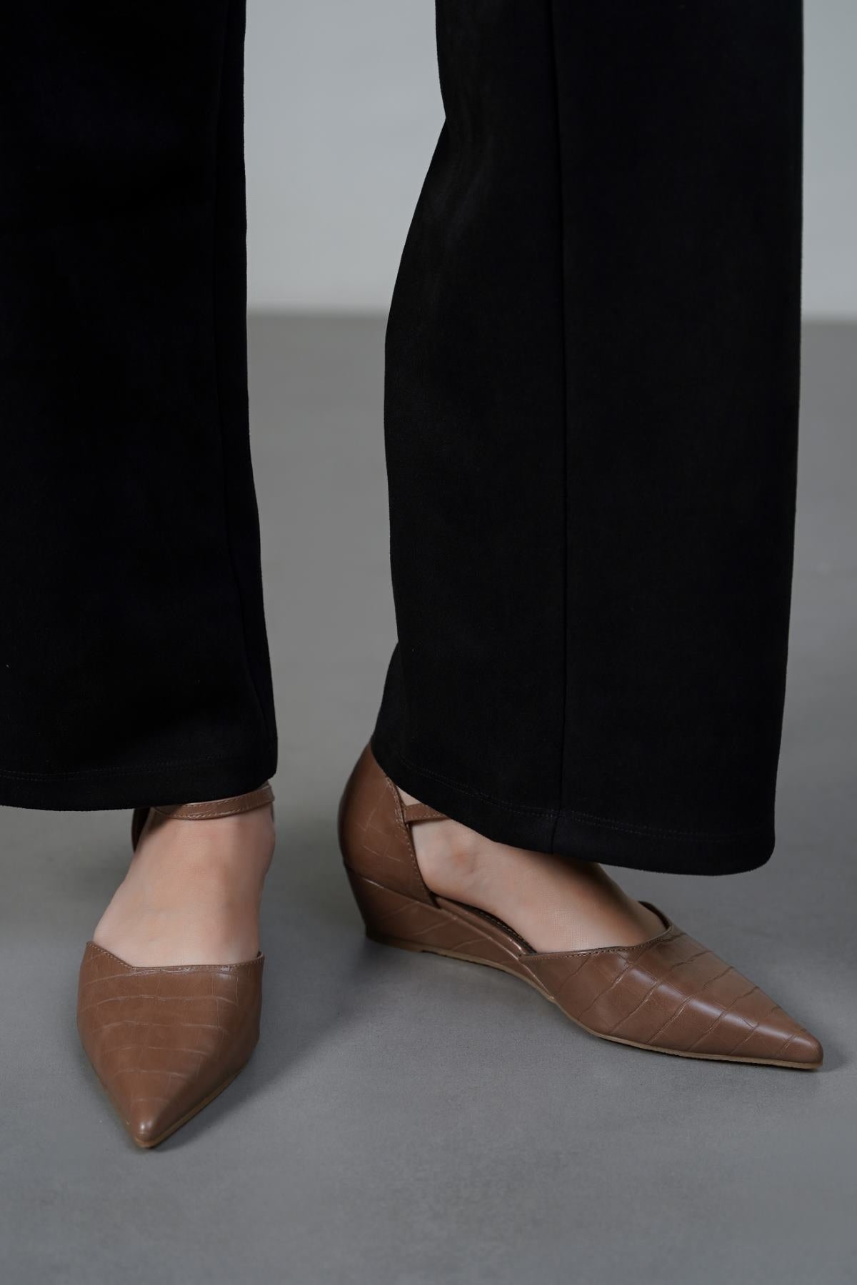 BEIGE VIENNA WEDGE