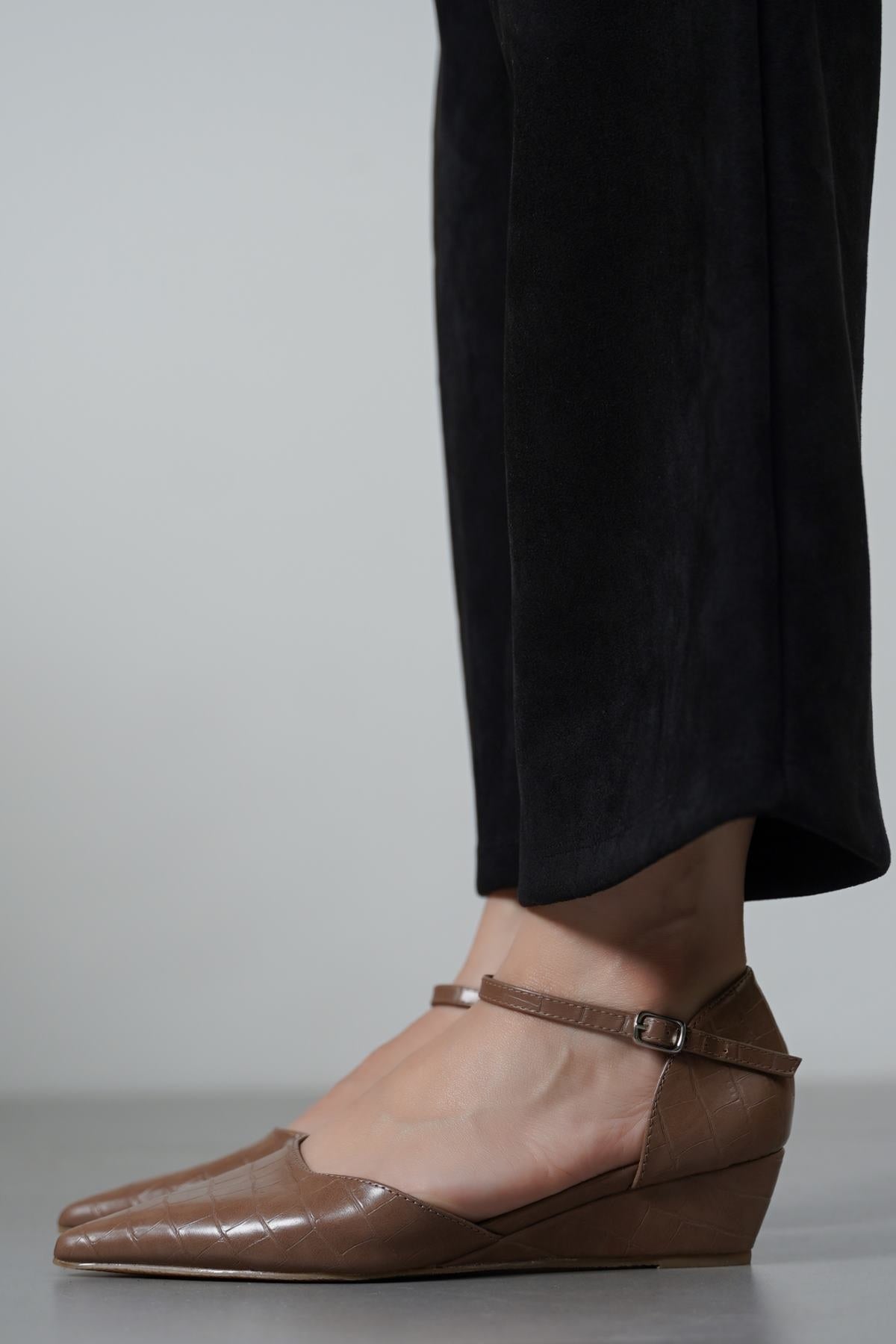 BEIGE VIENNA WEDGE